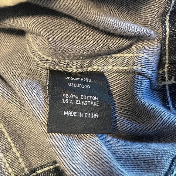 Universal Standard | M (18-20) Kelsey Denim Jacket in Dark Indigo - Picture 9 of 10